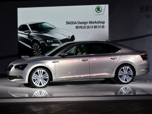 �Ϻ�����˹�´�����2016��230TSI�Զ�����