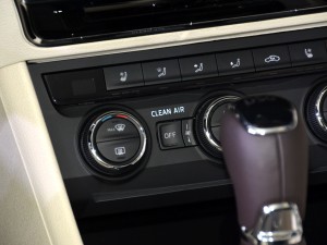 �Ϻ�����˹�´�����2016��230TSI�Զ�����