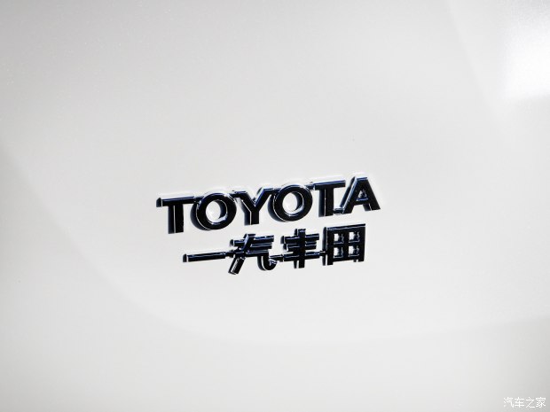 һ������һ������RAV4 2015��2.5L�Զ�����������