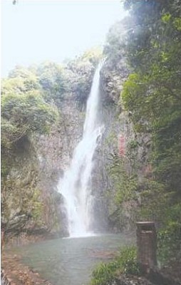 赤岸松瀑山