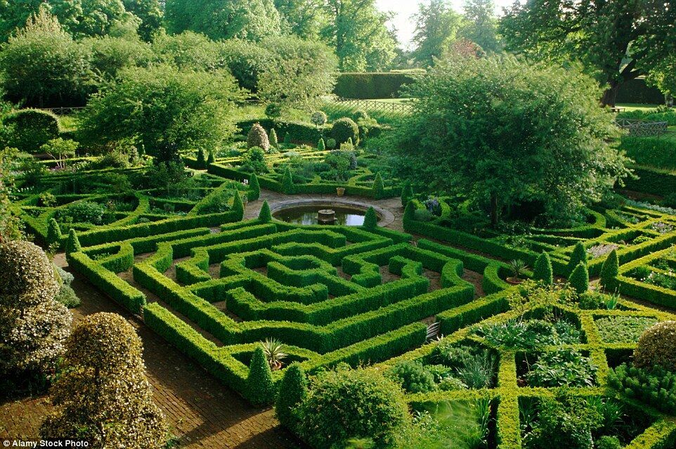 Ӣظ¿طƶ¹Hatfield House<br />ħõSunken Knot԰һСɶԹ