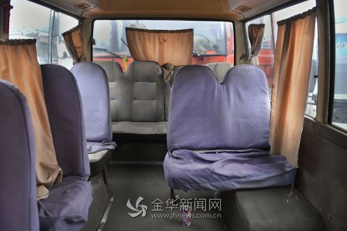 YX1_2967
