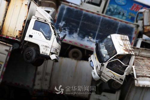 YX1_3325