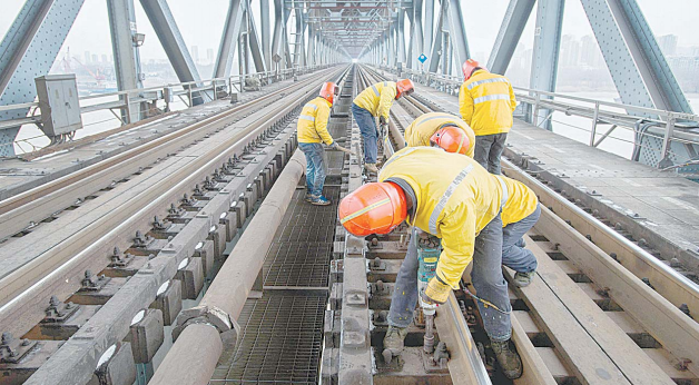 ���ˡ����ֲ��ӡ�