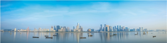 ���̹�����վ�ڸ��ߵķ�չ�����