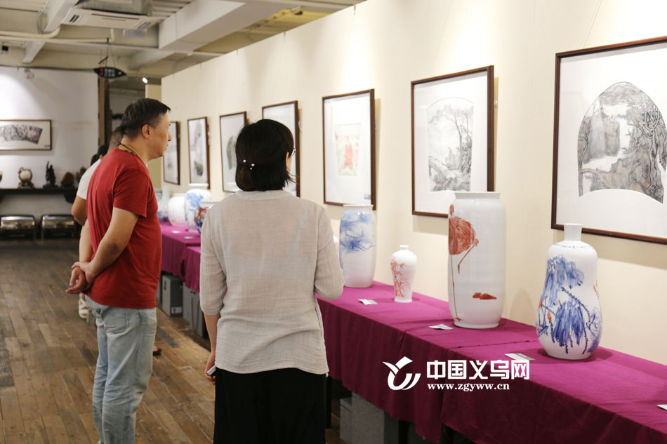 ����ī��Ե���ɻ�����չ�����ڿ�Ļ