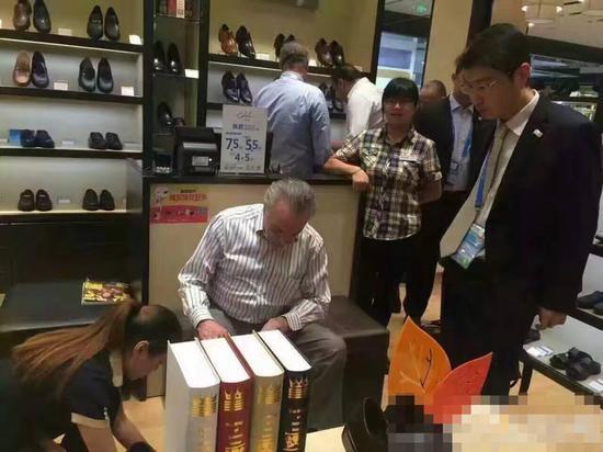 ���ǵð�����ͳ�ں�����Ь�� ������Ҫ��ƤЬ��������ȥ