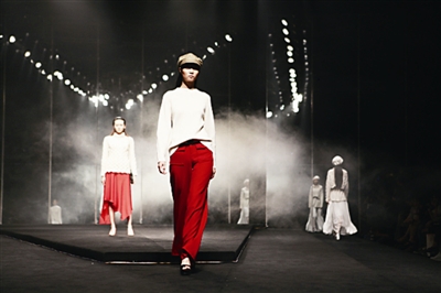 �������³�Ϊ������װҵת�ͷ���