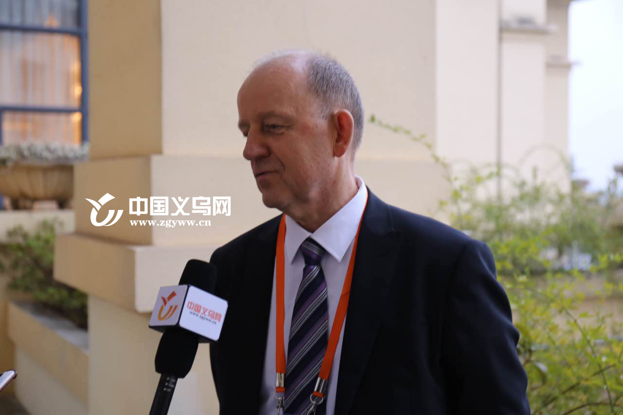 ���Ի����⽻�١��������������ѧϰ������ģʽ�� ӵ��������ҵ