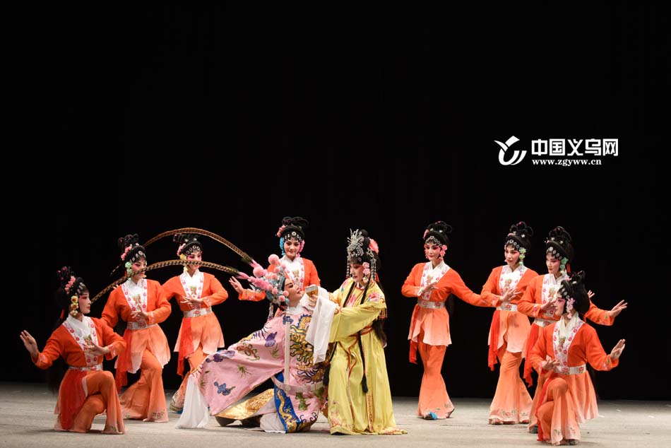 �����ľ硰Ȧ�ۡ�����Ϸ�� ��Ŀ��Ա�����