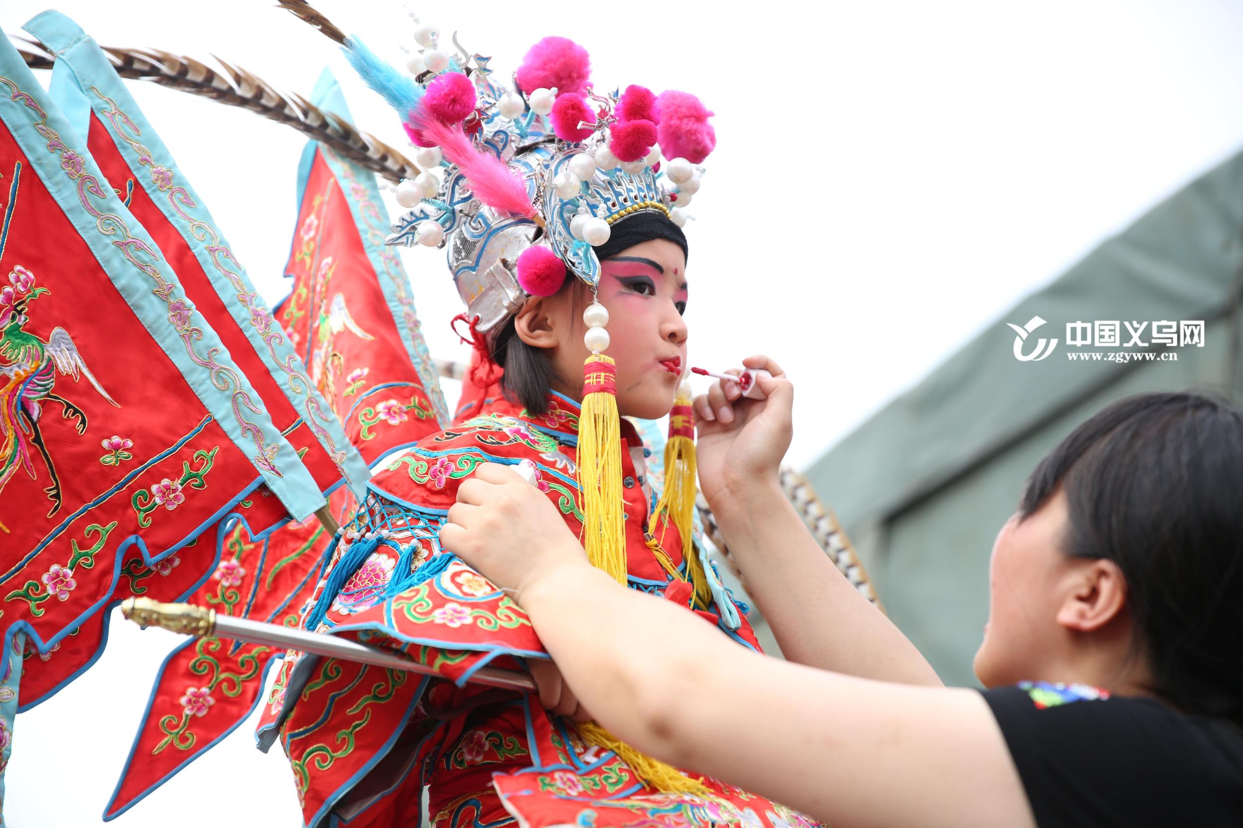 �Ļ�����Ȼ�Ų��� ��լ������ٯ���߳����ھ���