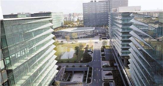 7��9���й�(����)�˹�����С��԰ ��Щ��ҵ����פ��