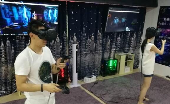 �ں����¿�һ��VR�� �����ĸ����ϰ�������С��Ϻ