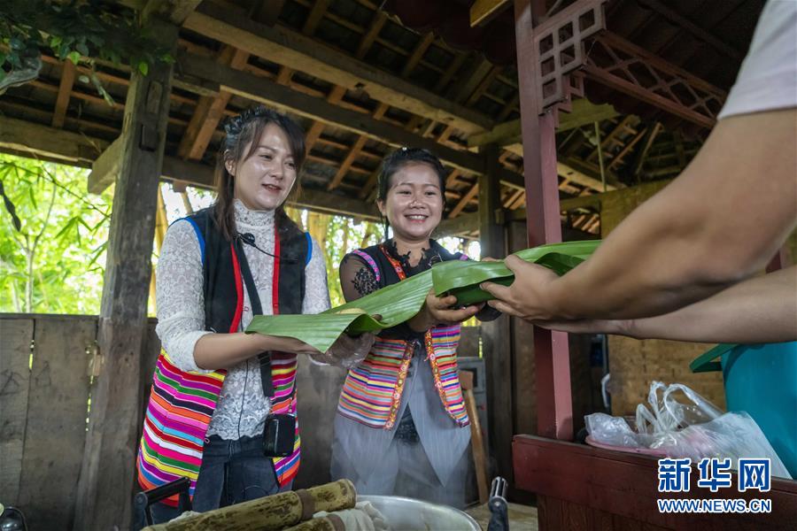 ���»�ȫýͷ����ͼ�Ļ�������11�������й��������������Թ���ƽ��ܵ�һ�߹۲�