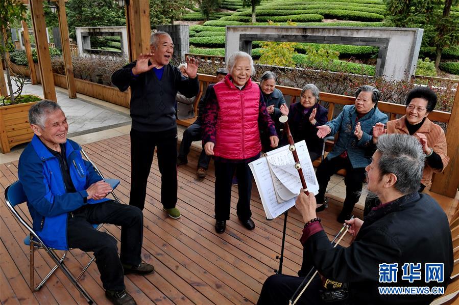 ���»�ȫýͷ����ͼ�Ļ�������1��ΰ������������ʷ�ޱ䡪��ϰ��ƽ��ʱ���й���ɫ�������˼��ָ����ʮ���塱������ᷢչ����