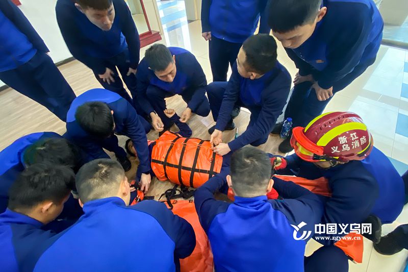 义乌消防积极开展装备器材操作训练