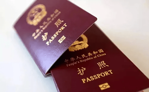 中国公民入境被剪护照、出境被剪“绿卡”？谣言