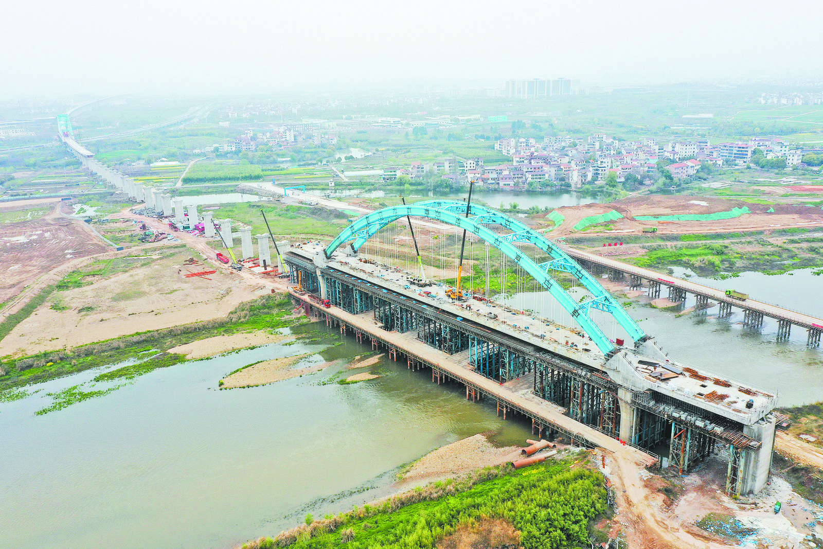 杭溫鐵路跨義烏江大橋完成吊桿安裝