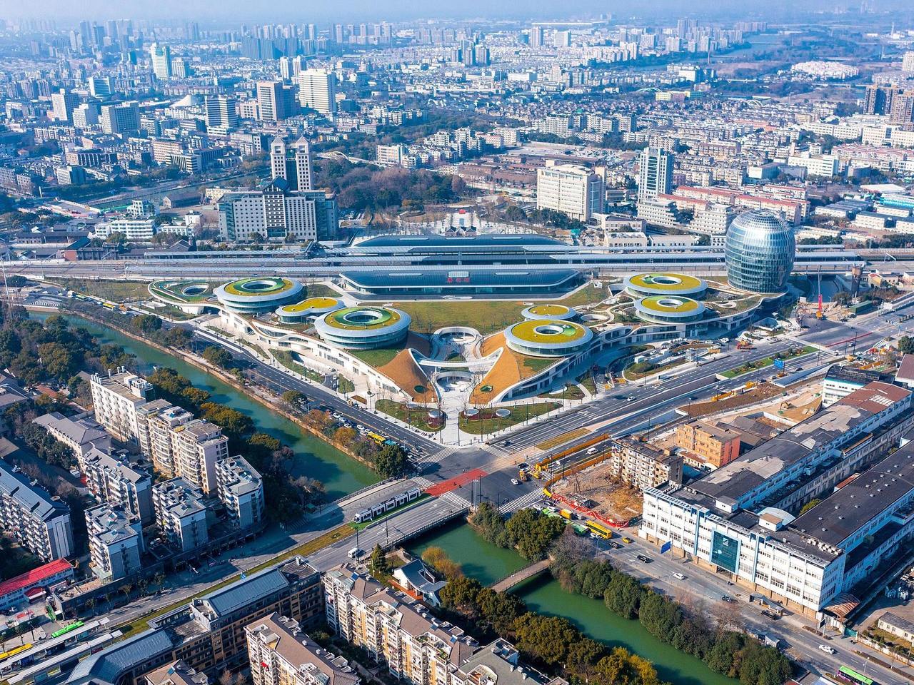 �����Լ���¥��Ӱ�켸�Σ�