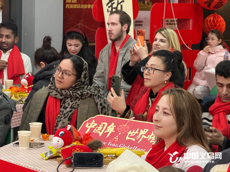 ���塱����� ���ڼ���ɽ�������ӭ�´�