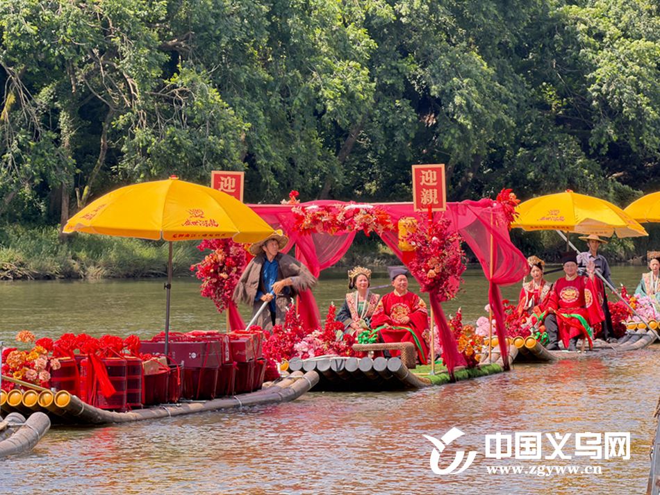 �����ۡ��й��񡢵���Լ�������ڷ����ⳡ���ϼ�������·縳�����