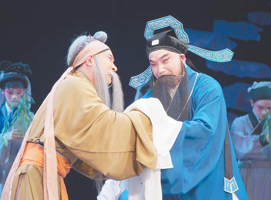 时隔30年重现舞台 婺剧《海瑞罢官》获观众好评