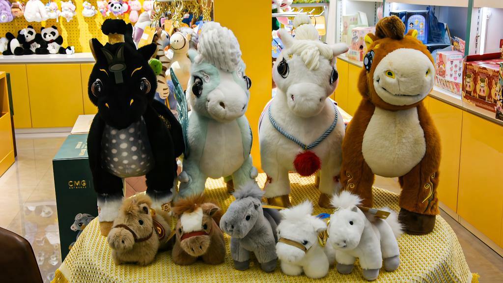 ��������¶����Ļ����� ������Ԫ�����ν�ǰ�����г�