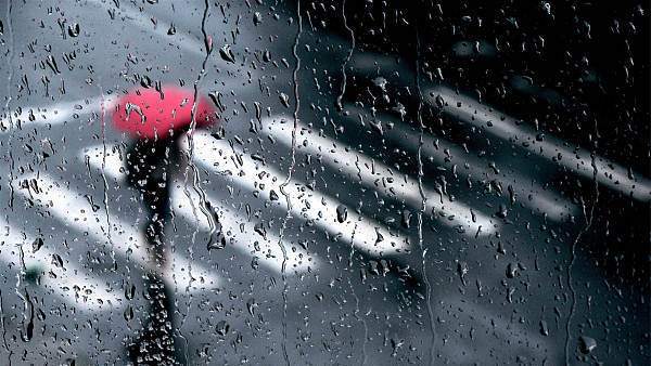 �ж������ֽ�ˮ�����޷��ν� �����������½�����ƫ��